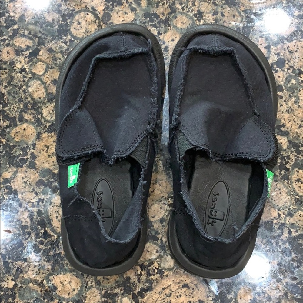 NWOT Toddler Sanuk size 10 black